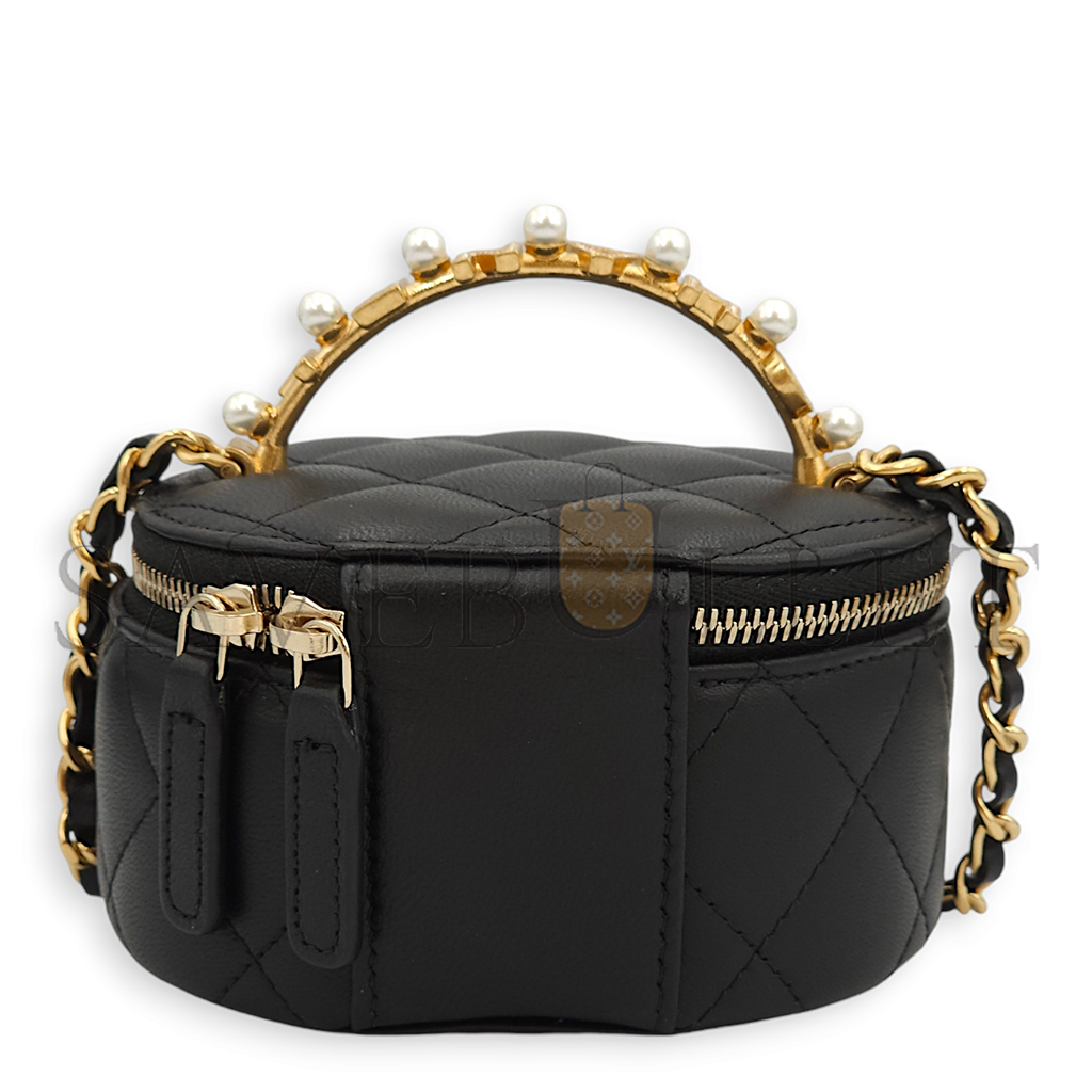 CHANEL MASTER ROUND VANITY LOGOPEARL BLACK TOP HANDLE BAG IN LAMBSKIN, GOLD HARDWARE (11*9*6cm)